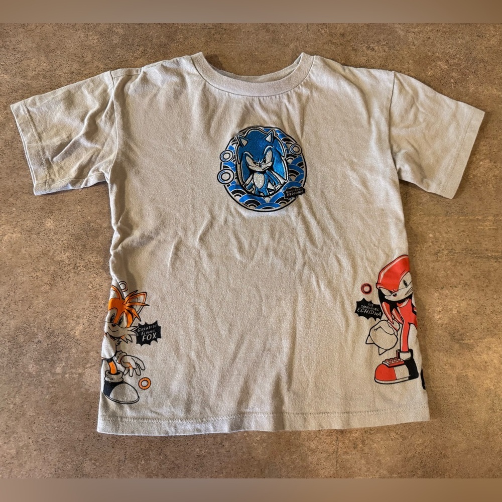 Sega Sonic the Hedgehog Kids Graphic Short Sleeve T-Shirt, Youth Size Small 5/6